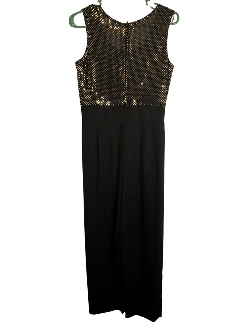 John Roberts chic sleeveless
